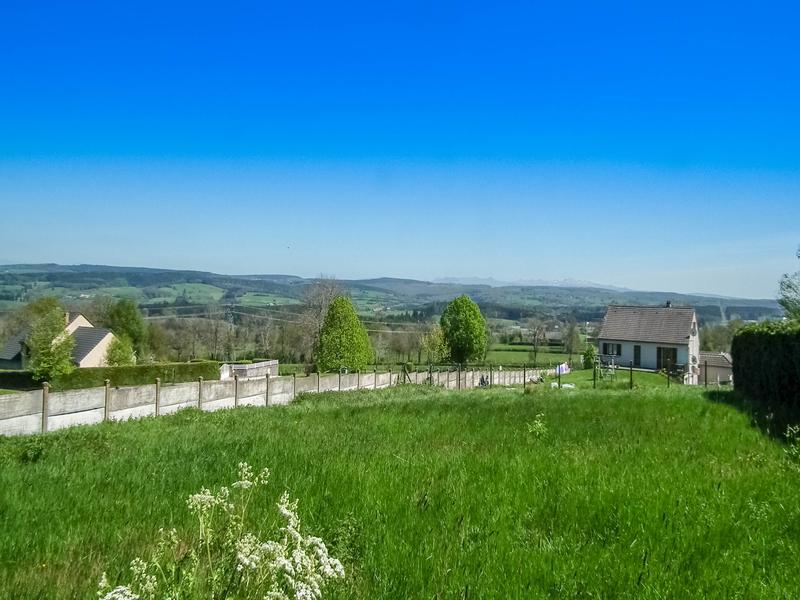 Maison à vendre en Auvergne Puy de Dome VERNEUGHEOL Terrain