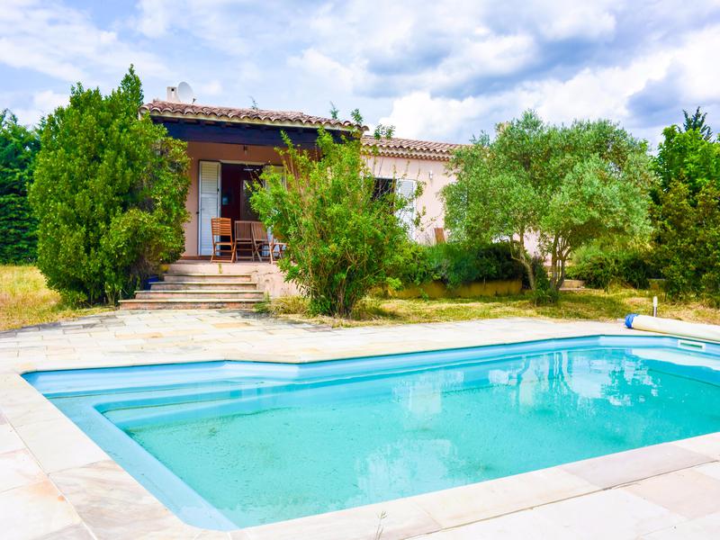 House for sale in TAVERNES Var Detached house in village in