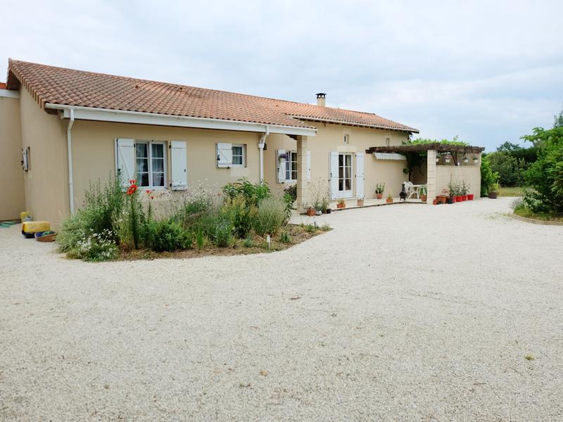 Maison à vendre en Poitou Charentes Charente ROUMAZIERES LOUBERT