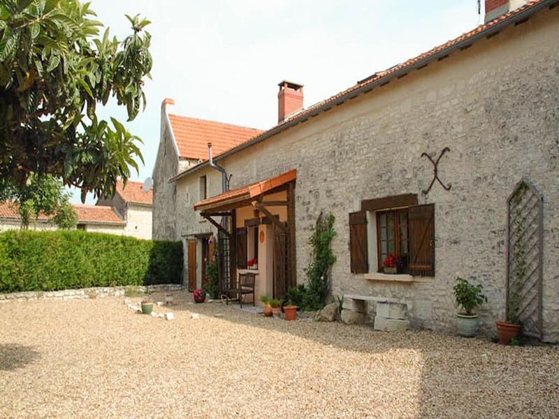 Maison à vendre en Poitou Charentes Vienne ST CHRISTOPHE OFFRES CONSIDEREES Grange Maison à vendre en Poitou Charentes Vienne ST CHRISTOPHE OFFRES CONSIDEREES Grange