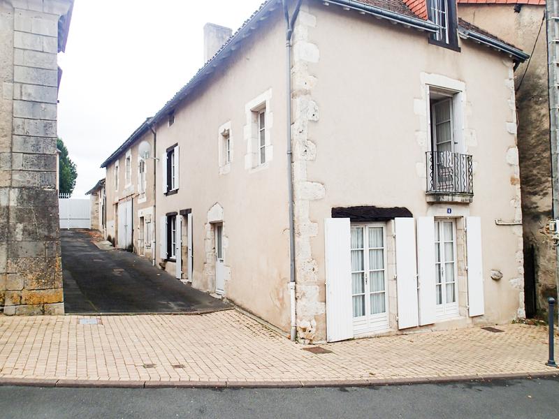 House for sale in MONTMORILLON Vienne Beautifully renovated 2