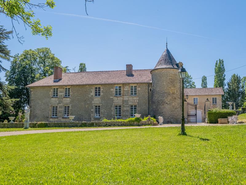 Chateau for sale in GERMOND ROUVRE Deux Sevres Superb 1517th