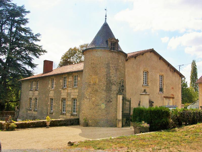 Chateau for sale in GERMOND ROUVRE Deux Sevres Superb 17th century