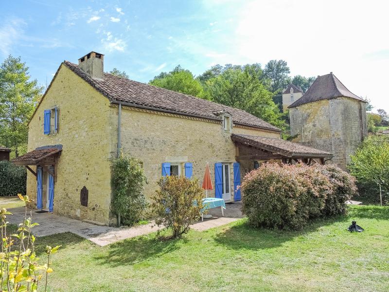 House for sale in LE BUISSON DE CADOUIN Dordogne Black Perigord