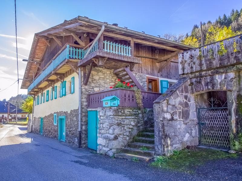 Chalet à vendre en Rhone Alpes Haute Savoie SAINT JEAN D AULPS A vendre charmante maison