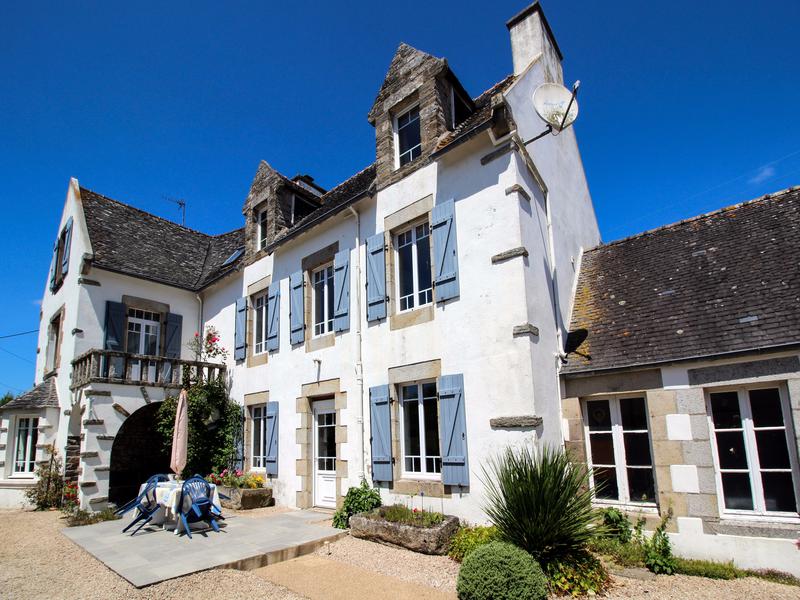 House for sale in LANMEUR Finistere Elegant 6 bed village house