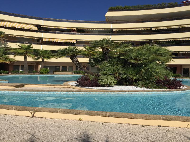 Apartment for sale in ST LAURENT DU VAR Alpes Maritimes Very beautiful luminous apartment