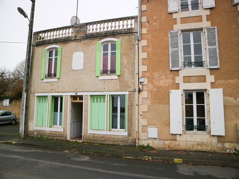 House for sale in MONTMORILLON Vienne Great location! 2 bedroomed