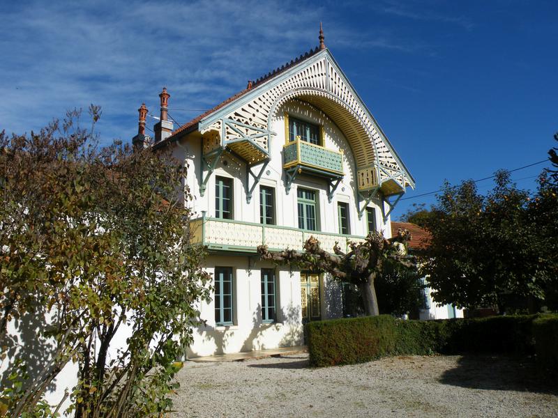 House for sale in VIC EN BIGORRE Hautes Pyrenees Large 3 bedroom