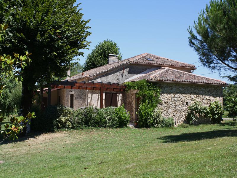 House for sale in SAUVETERRE DE GUYENNE Gironde A lovely OLD STONE