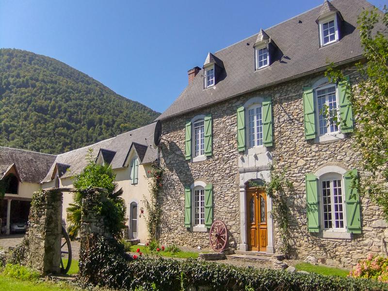 House for sale in MAZOUAU Hautes Pyrenees Lovely authentic 4 bed