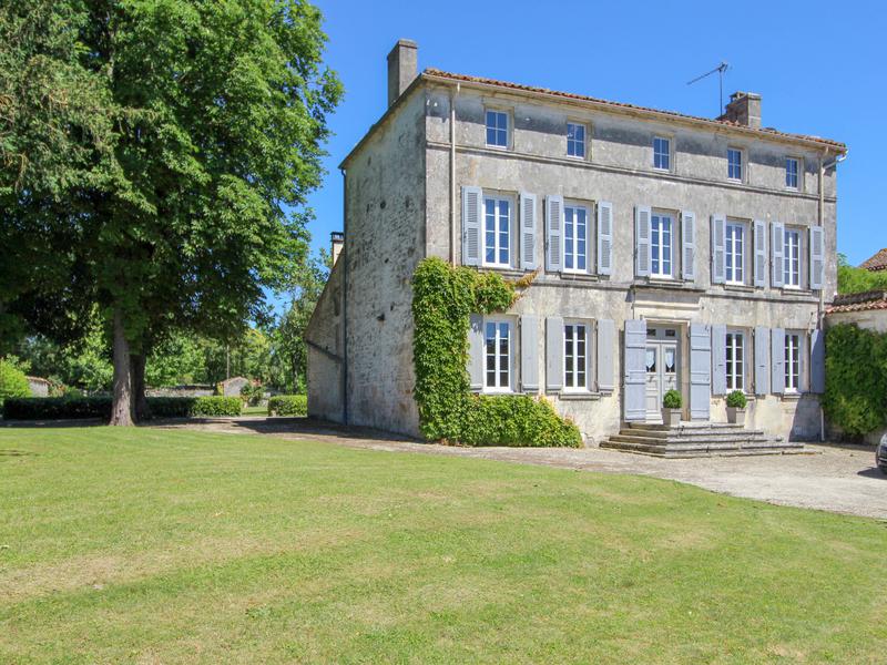 House for sale in THORS Charente Maritime Elegant Maison de Maitre