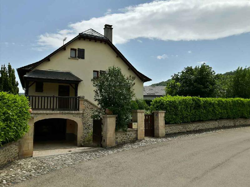 Maison à vendre en Midi Pyrenees Aveyron Sainte Eulalie D'Olt Bien