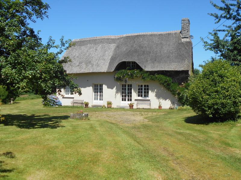 House for sale in BRECEY Manche Charming 3bedroom thatched cottage