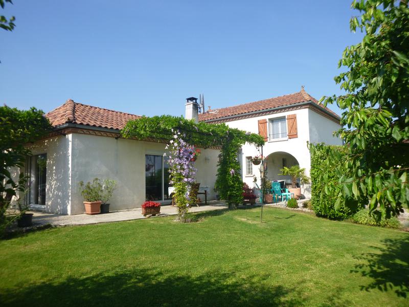 House for sale in EAUZE Gers Beautiful light and airy 3bedroom, 3