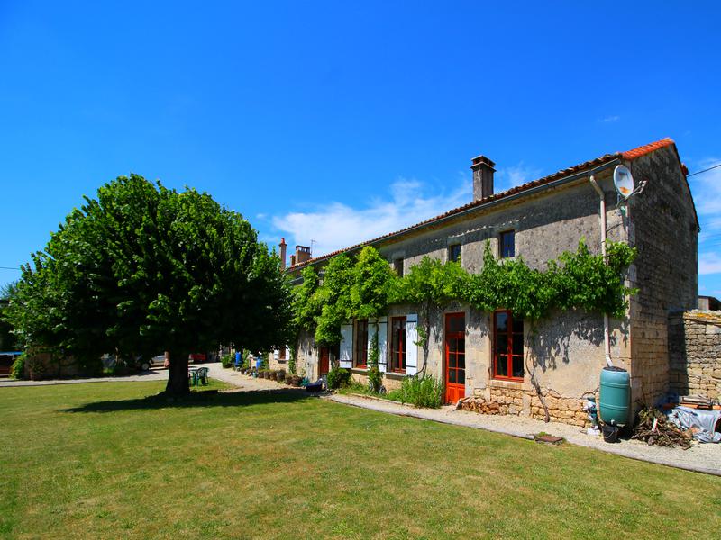 House for sale in CHEF BOUTONNE Deux Sevres Pretty stone property