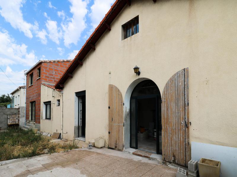 House for sale in NIMES Gard Special opportunity to finish partly