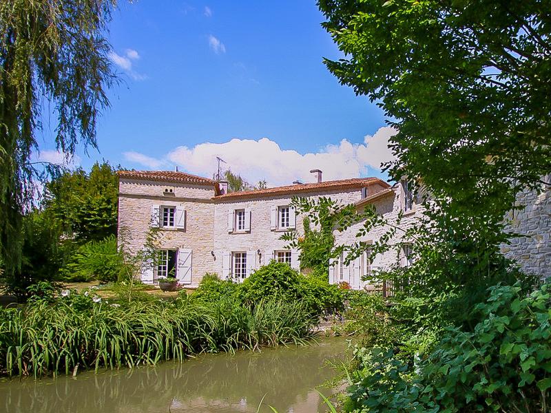 Maison à vendre en Poitou Charentes Charente BARBEZIEUX ST HILAIRE