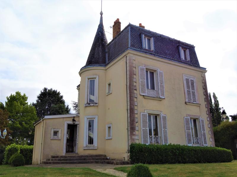 House for sale in PRE EN PAIL Mayenne Fabulous Maison de Maitre