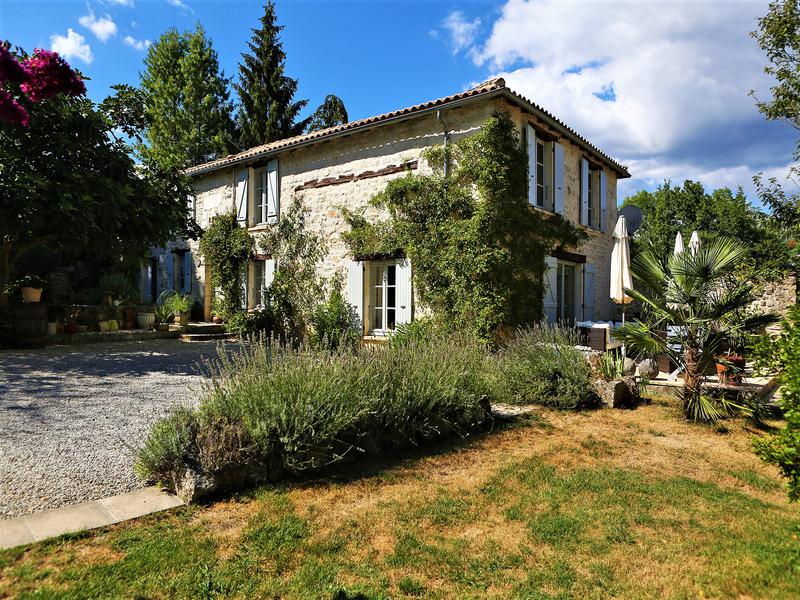 Maison à vendre en Aquitaine Dordogne LA ROCHEBEAUCOURT ET ARGENTINE