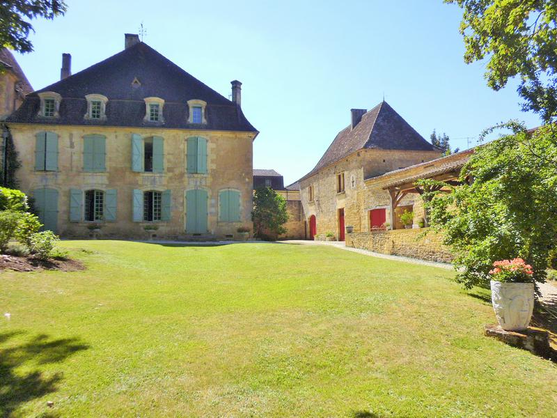 House for sale in BEAUMONTOIS EN PERIGORD Dordogne Prestigious and Historic Manor House in