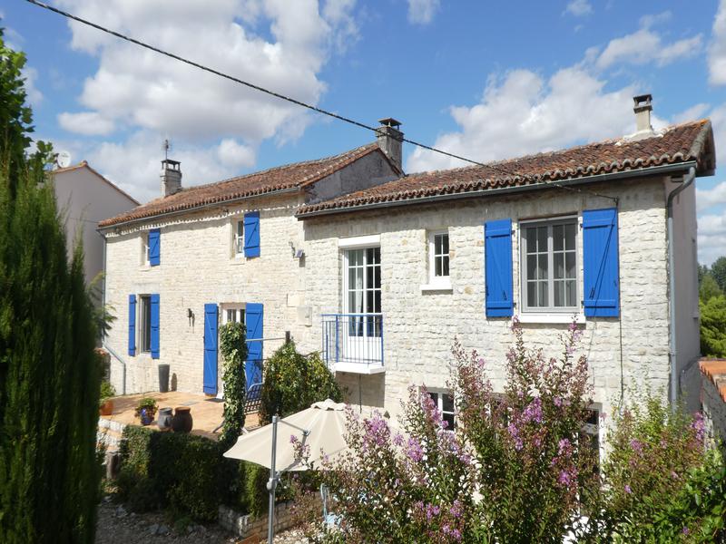 House for sale in ST ANGEAU Charente Immaculate wellpresented