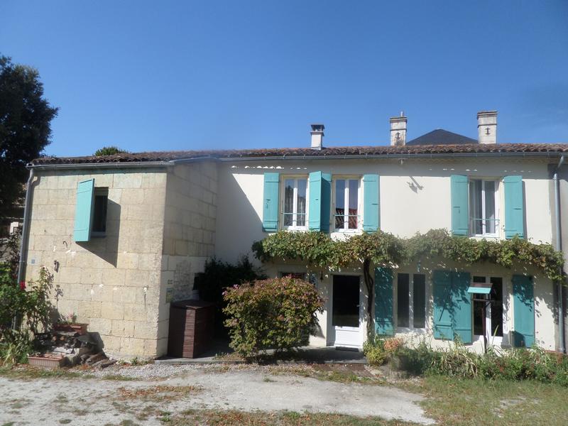 Maison à vendre en Poitou Charentes Charente Maritime MORTAGNE SUR