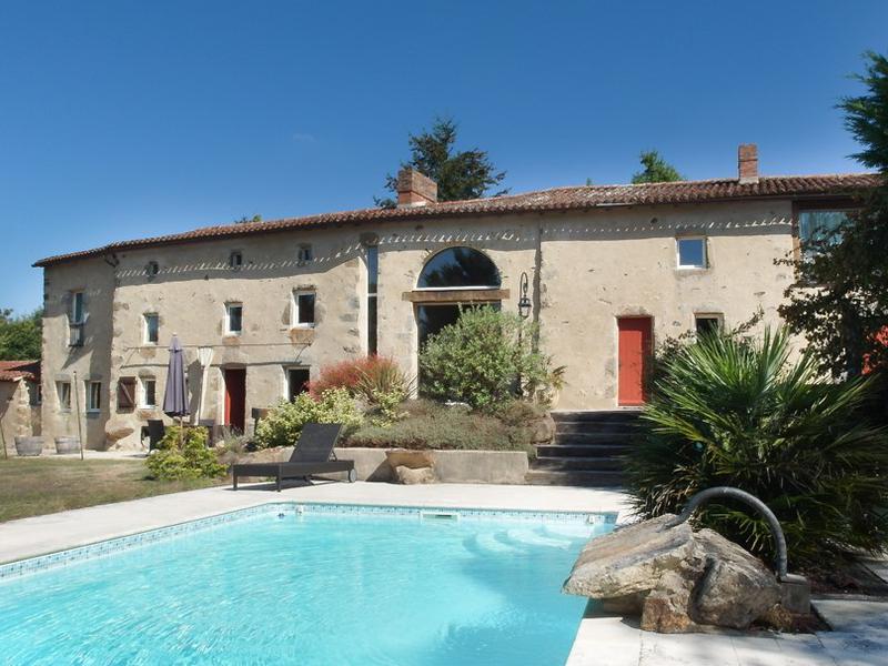 Maison à vendre en Poitou Charentes Deux Sevres CERIZAY Magnifique Logis (252m2) 8 pièces, en Maison à vendre en Poitou Charentes Deux Sevres CERIZAY Magnifique Logis (252m2) 8 pièces, en