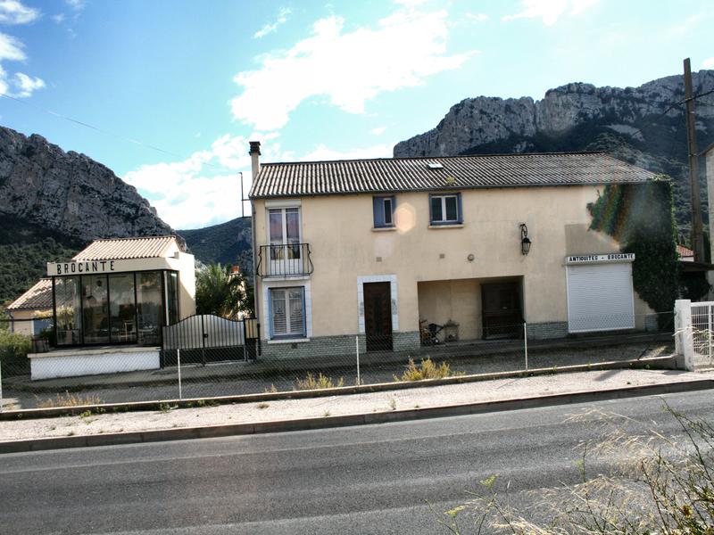 House for sale in ST PAUL DE FENOUILLET Pyrenees Orientales A large