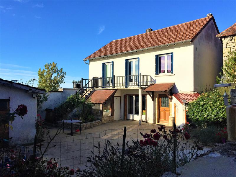 House for sale in ST RAPHAEL Dordogne Pleasant house with garage
