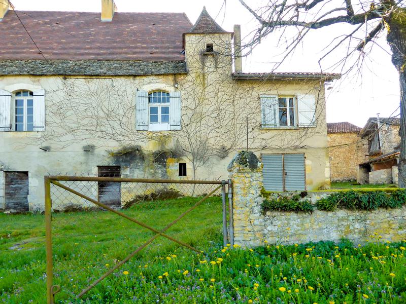 House for sale in VEYRINES DE DOMME Dordogne Enjoying an