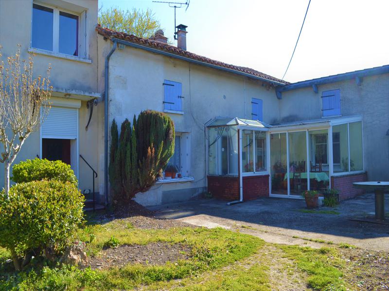 Maison à vendre en Poitou Charentes Charente VILLEBOIS LAVALETTE
