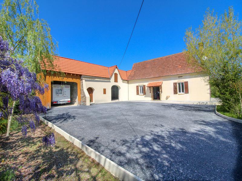 House for sale in VIDOUZE Hautes Pyrenees Lovely renovated 3 bed