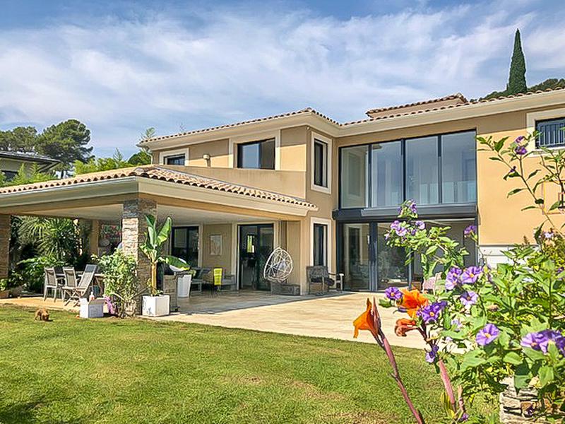 Maison à vendre en PACA Alpes Maritimes LA COLLE SUR LOUP Magnifique villa contemporaine 260
