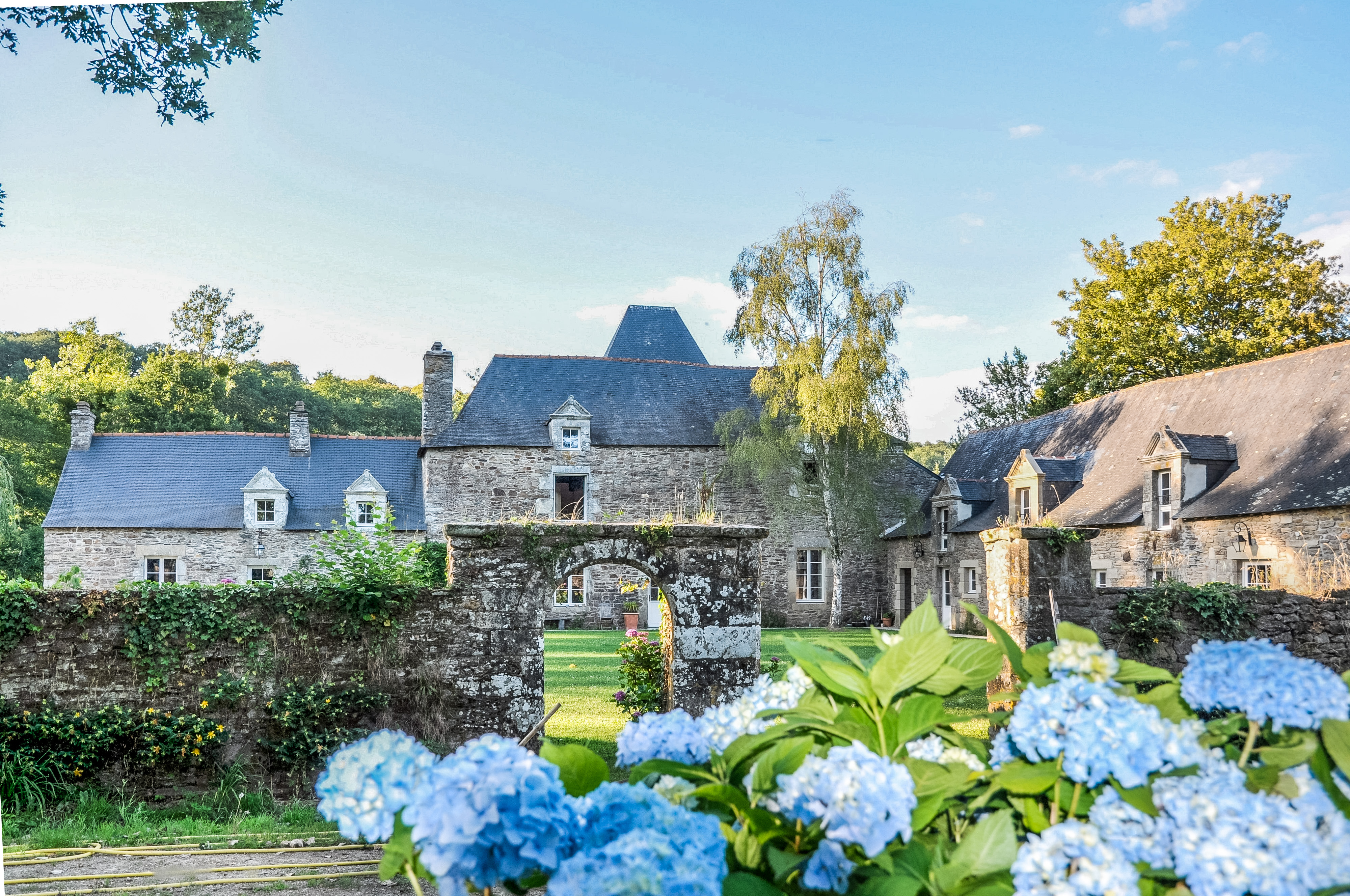Manoir de 16eme siècle, impeccablement rénové a Rochefort
