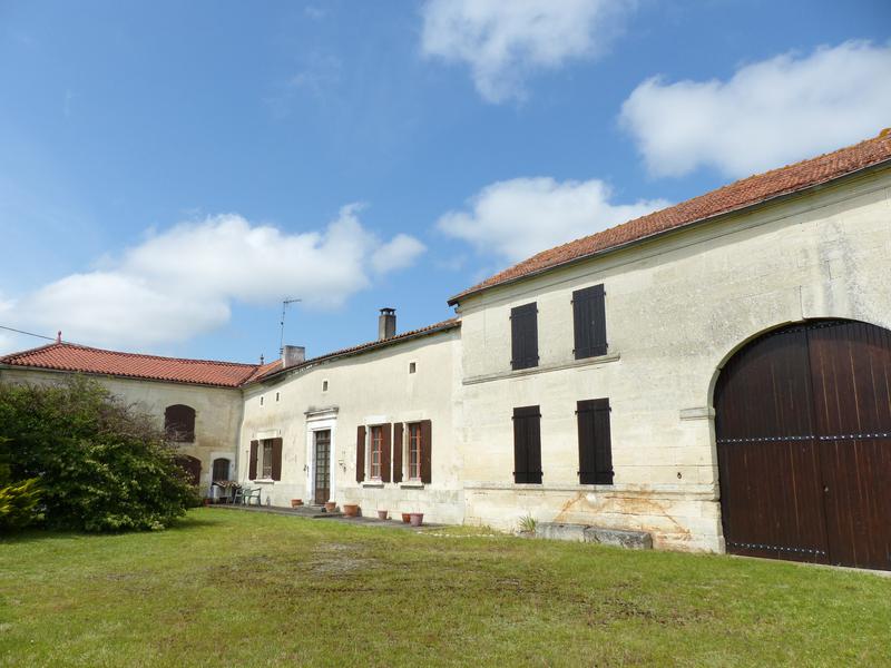 Maison à vendre en Poitou Charentes Charente BARBEZIEUX ST HILAIRE