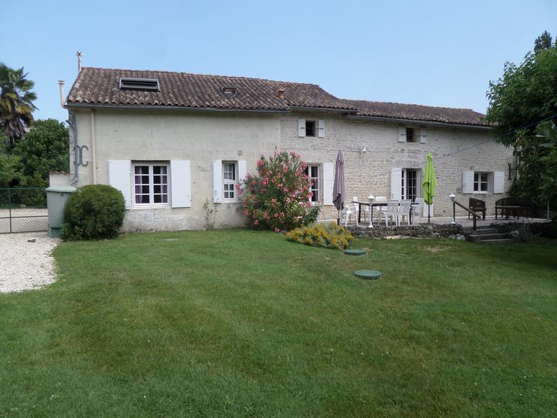 House for sale in ST CIERS DU TAILLON Charente Maritime Detached