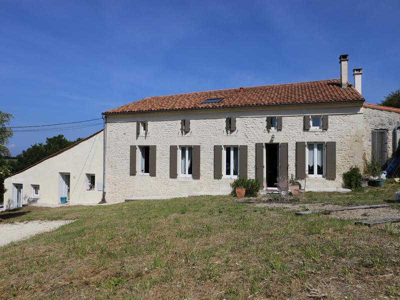 House for sale in ST DIZANT DU GUA Charente Maritime Stunning