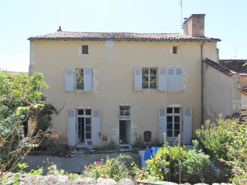 Maison à vendre en Poitou Charentes Vienne CHAUVIGNY Propriété