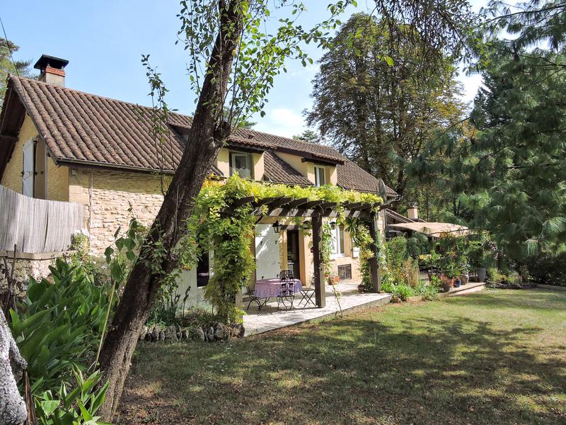 Maison à vendre en Aquitaine Dordogne ST LEON SUR VEZERE Perigord
