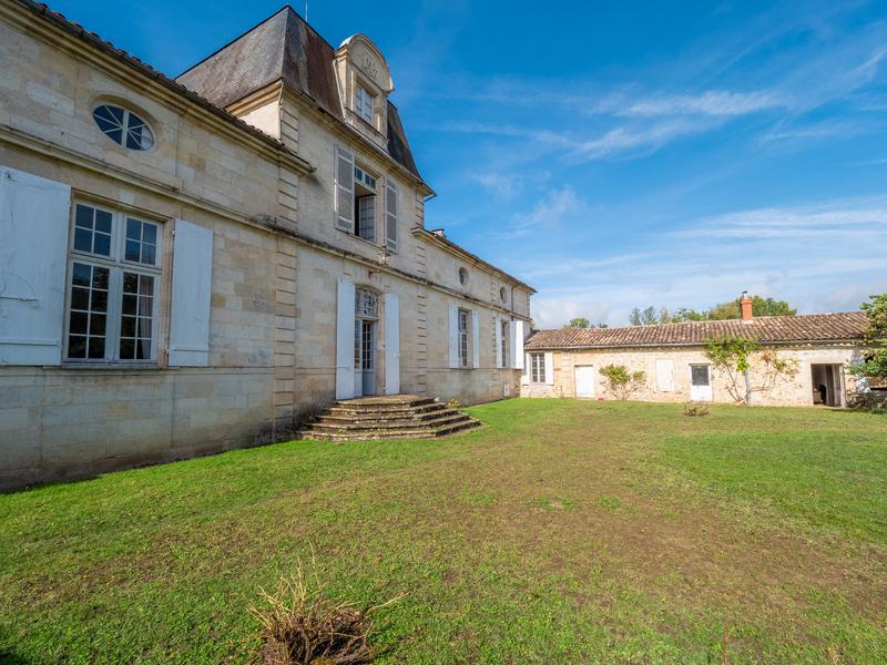 Chateau for sale in LANGON Gironde Chartreuse manor and its