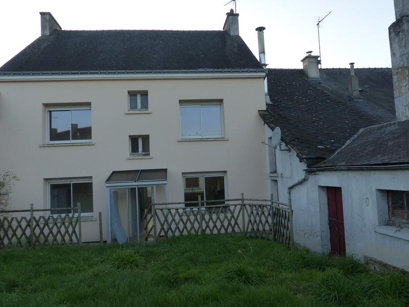 House for sale in MOHON Morbihan Large family home in the center of