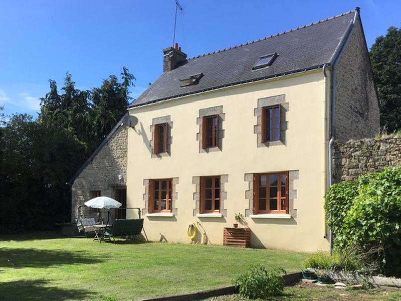 House for sale in LIGNOL Morbihan A fully renovated large 3/5