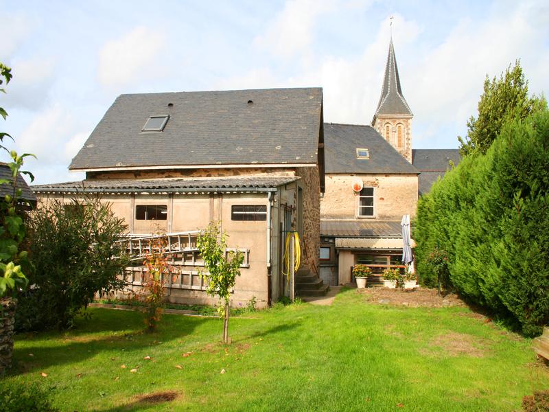 House for sale in ST GERMAIN DE COULAMER Mayenne An excellent home