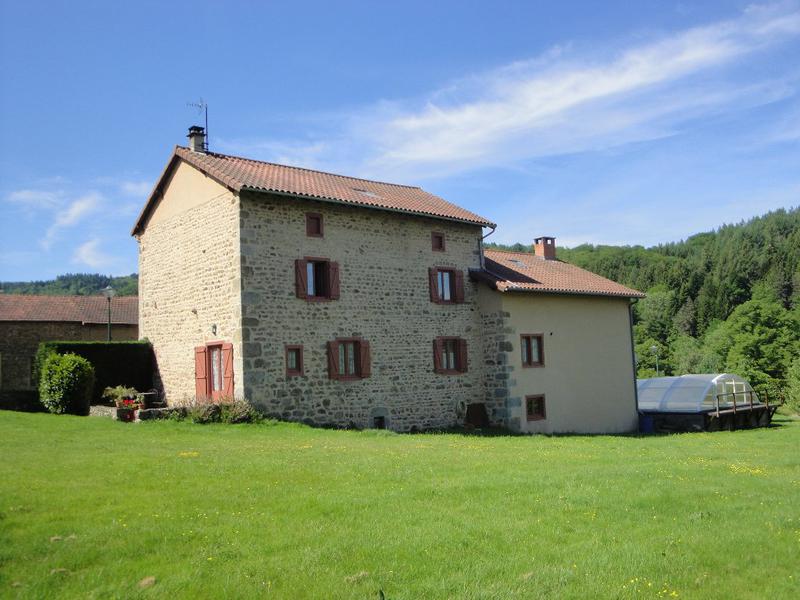 Maison à vendre en Auvergne PuydeDôme Vertolaye Belle maison en pierre, avec 5 chambres et 2